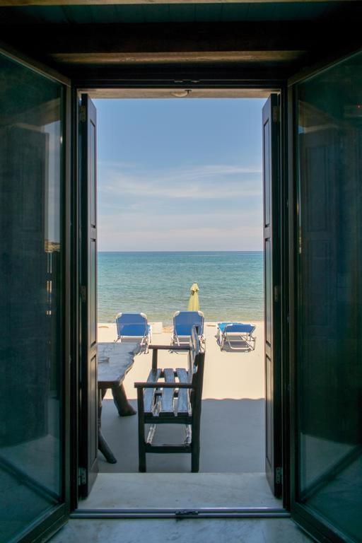 Volakas Beachfront Suites Rethymno  ภายนอก รูปภาพ