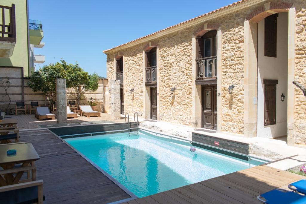 Volakas Beachfront Suites Rethymno  ภายนอก รูปภาพ