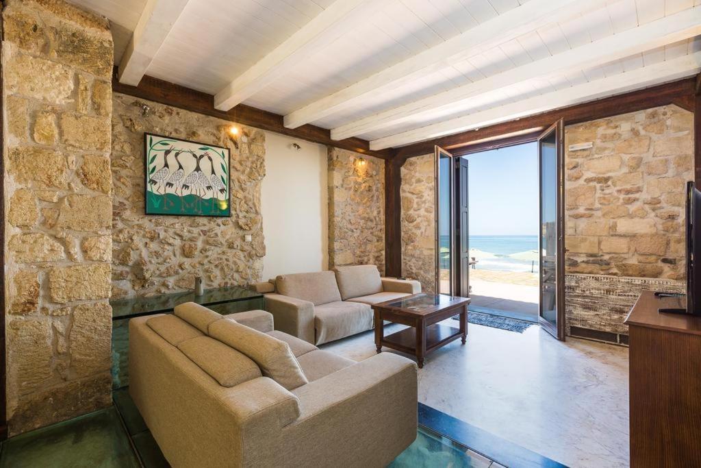 Volakas Beachfront Suites Rethymno  ภายนอก รูปภาพ