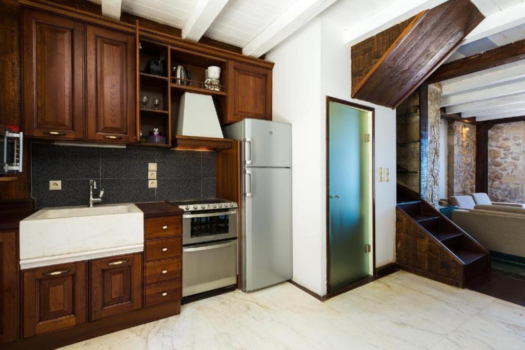 Volakas Beachfront Suites Rethymno  ภายนอก รูปภาพ