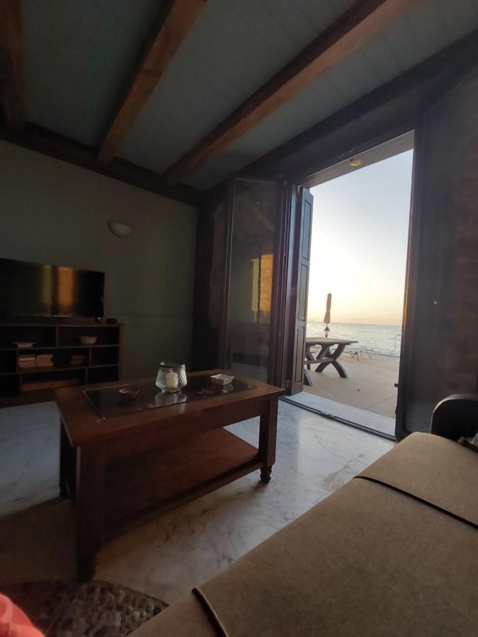 Volakas Beachfront Suites Rethymno  ภายนอก รูปภาพ