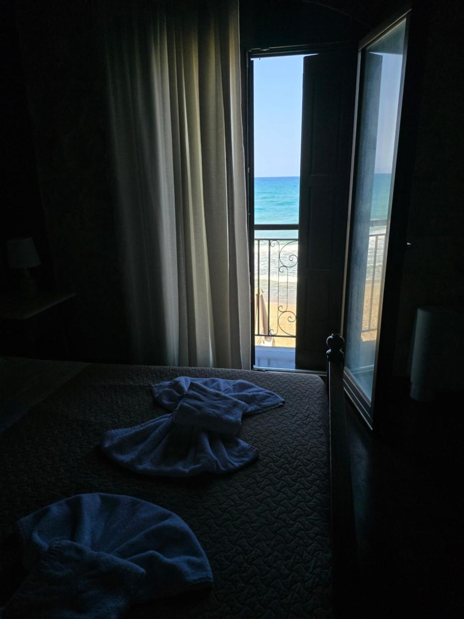 Volakas Beachfront Suites Rethymno  ภายนอก รูปภาพ